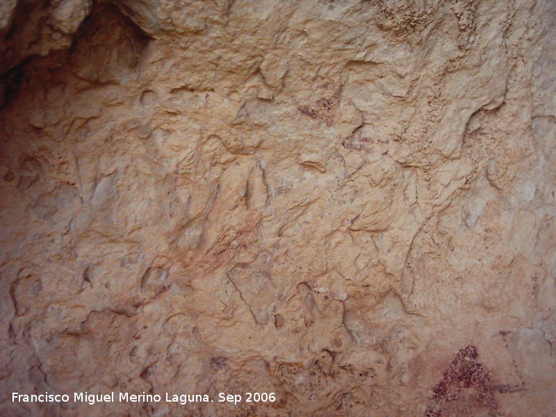Pinturas rupestres del Abrigo de la Caada de la Cruz - Pinturas rupestres del Abrigo de la Caada de la Cruz. Arquero superior