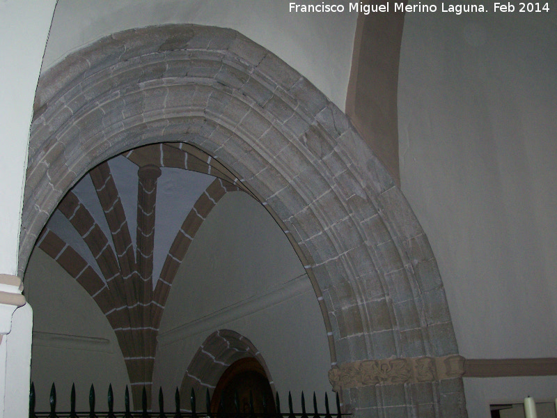 Iglesia de San Esteban - Iglesia de San Esteban. Arco apuntado