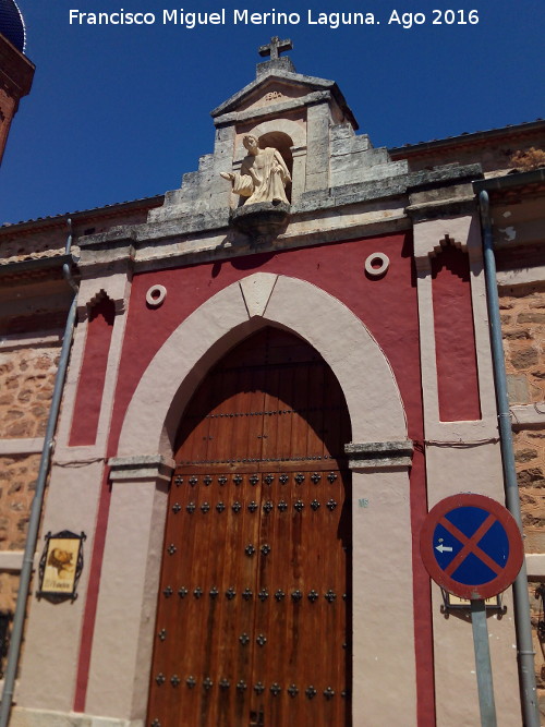 Iglesia de San Esteban - Iglesia de San Esteban. Portada con San Esteban en la hornacina