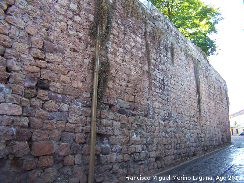 Iglesia de San Esteban - Iglesia de San Esteban. Muro de contencin