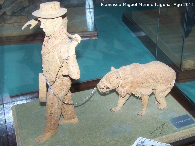 Museo del corcho - Museo del corcho. Saltimbanqui