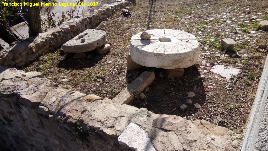 Molino del Almeriche - Molino del Almeriche. Piedras de molino