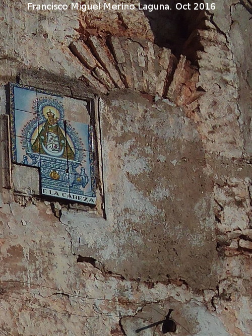 Cortijo Santa Brbara - Cortijo Santa Brbara. Hornacina cegada y azulejos de la Virgen de la Cabeza