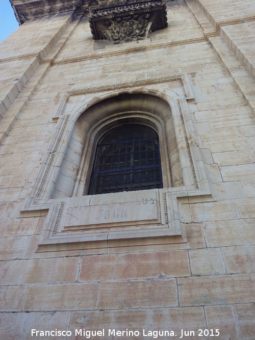 Catedral de Jan. Torre del Reloj - Catedral de Jan. Torre del Reloj. Ventana baja de la fachada