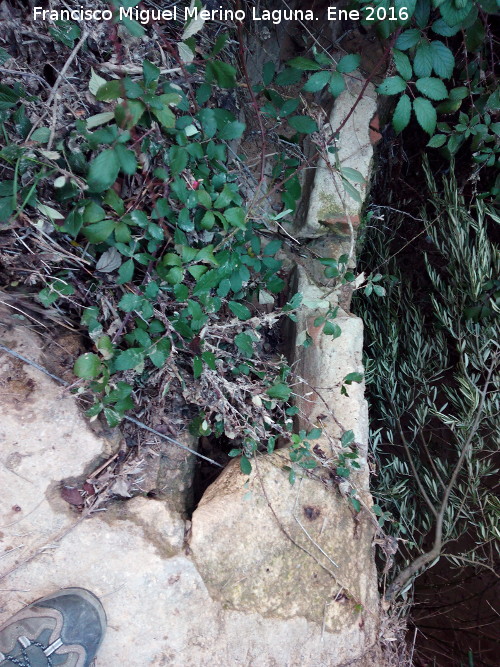 Acequia del Barranco del Postigo - Acequia del Barranco del Postigo. Canalizacin desde arriba