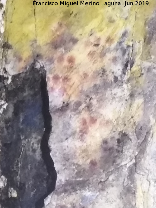 Pinturas rupestres y petroglifos de la Cueva de Doa Trinidad - Pinturas rupestres y petroglifos de la Cueva de Doa Trinidad. Puntos