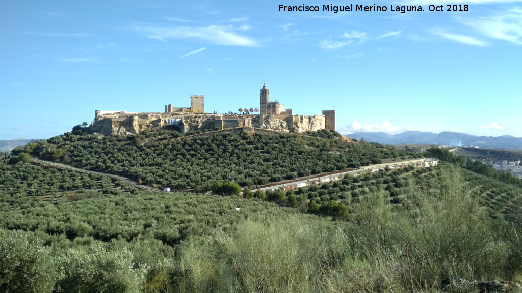 Iglesia de San Bartolom - Iglesia de San Bartolom. Vistas de La Mota desde los restos de la iglesia