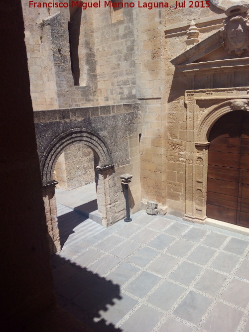 La Mota. Iglesia Mayor Abacial. Claustro - La Mota. Iglesia Mayor Abacial. Claustro. 