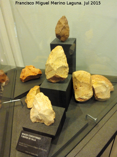 Museo de la Ciudad - Museo de la Ciudad. Bifaces del Paleoltico Medio