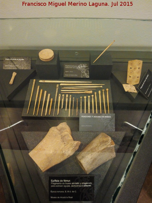 Museo de la Ciudad - Museo de la Ciudad. Piezas romanas de hueso