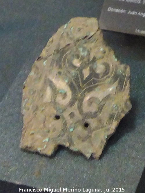 Museo de la Ciudad - Museo de la Ciudad. Placa de bronce ibera con decoracin nielada