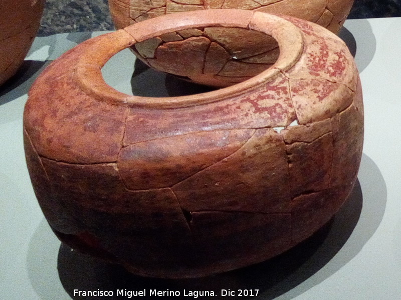 Vaso lenticular - Vaso lenticular. Ibero. Necrpolis de Piquia - Arjonilla. Museo Ibrico de Jan
