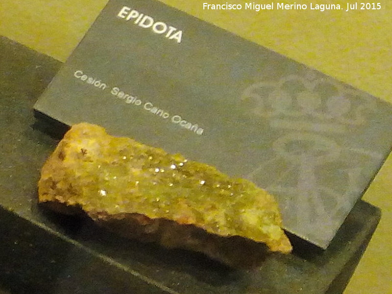 Epidota - Epidota. Museo de la Ciudad - Alcal la Real