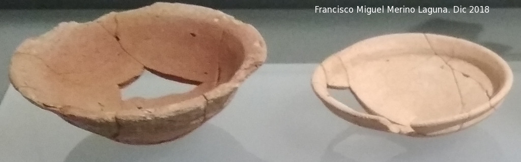 Cermica Ibera - Cermica Ibera. Platitos a torno lento sin decoracin siglo VII a.C. Museo Ibero