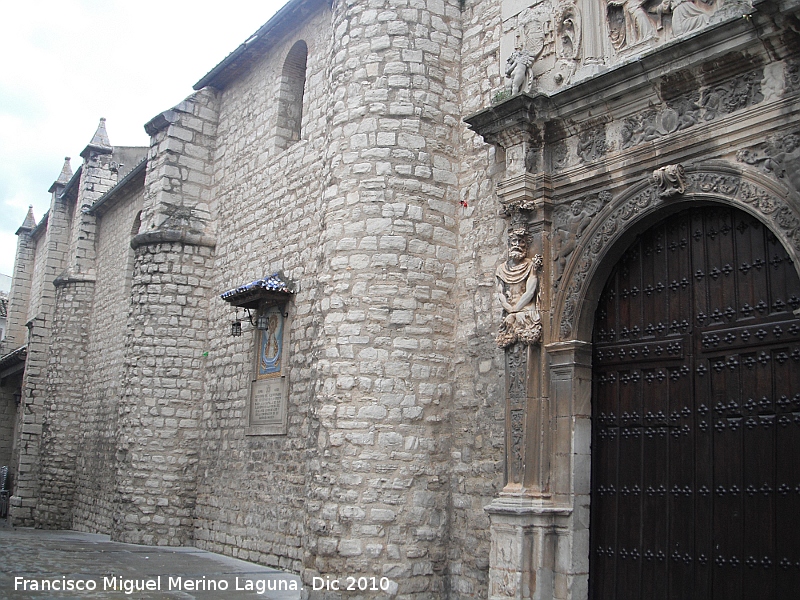 Baslica de San Ildefonso. Contrafuertes - Baslica de San Ildefonso. Contrafuertes. 