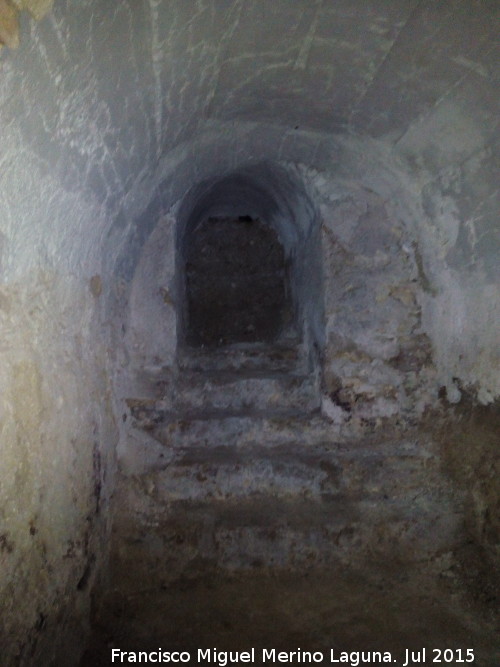 Baslica de San Ildefonso. Criptas - Baslica de San Ildefonso. Criptas. Escaleras de acceso cuando se convirti en refugio