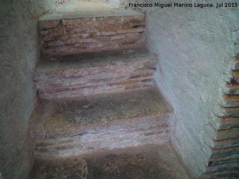 Baslica de San Ildefonso. Catacumbas - Baslica de San Ildefonso. Catacumbas. Escaleras de lpidas reutilizadas