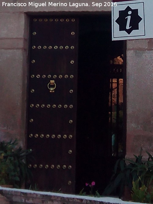 Casa de la Calle Fugitivos n 2 - Casa de la Calle Fugitivos n 2. Puerta de clavazn
