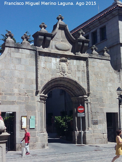 Palacio del Rey Nio - Palacio del Rey Nio. Puerta original