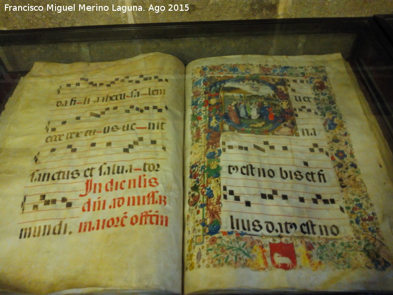 Catedral de vila. Sala de los Cantorales - Catedral de vila. Sala de los Cantorales. Libro coral