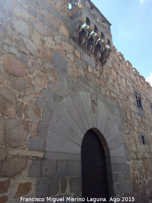 Palacio de los Dvila - Palacio de los Dvila. Portada izquierda