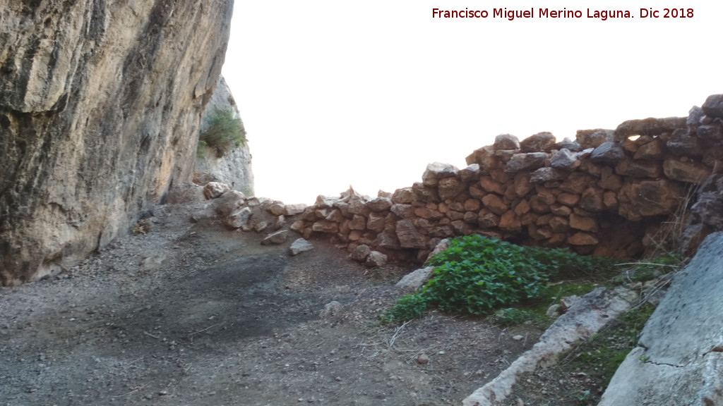 Cueva del Portillo - Cueva del Portillo. Muro del aprisco