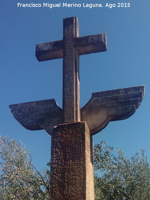 Cruz de la Vega Caave - Cruz de la Vega Caave. Cruz alada