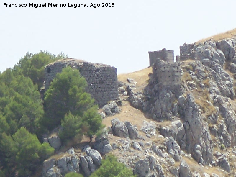 Castillo de Arenas. Recinto Inferior - Castillo de Arenas. Recinto Inferior. Torreones del Sur