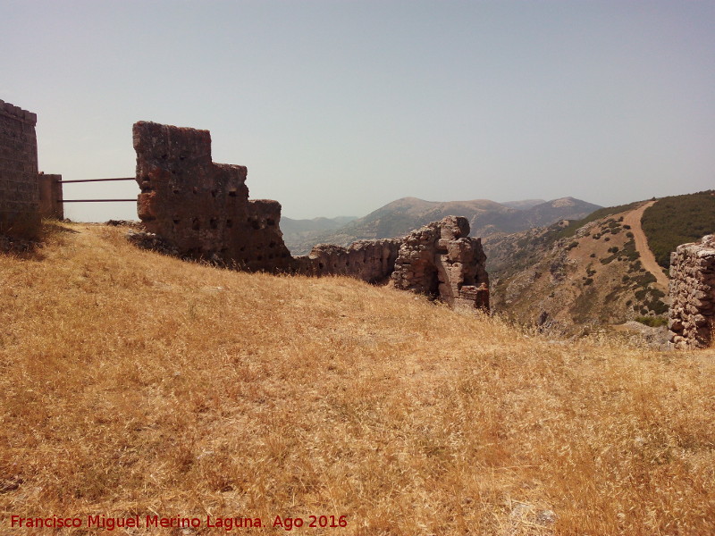 Castillo de Arenas. Recinto Inferior - Castillo de Arenas. Recinto Inferior. Azotea del Torren de Tapial