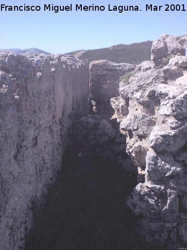 Castillo de Arenas. Recinto Inferior - Castillo de Arenas. Recinto Inferior. Escaleras de acceso a la azotea del torren de tapial sur