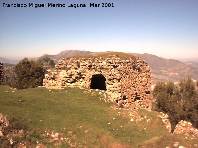 Castillo de Arenas. Recinto Inferior - Castillo de Arenas. Recinto Inferior. Torren con habitculo de la puerta del castillo