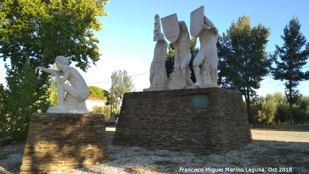 Monumento a la Batalla en la Aldea Navas de Tolosa - Monumento a la Batalla en la Aldea Navas de Tolosa. 