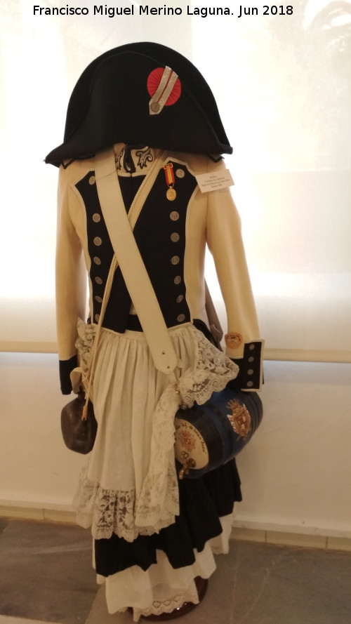 Historia de Jan. Guerra de la Independencia - Historia de Jan. Guerra de la Independencia. Uniforme de cantinera. Rgto de Infantera de lnea Jan 1808. Exposicin Palacio de Villardompardo - Jan