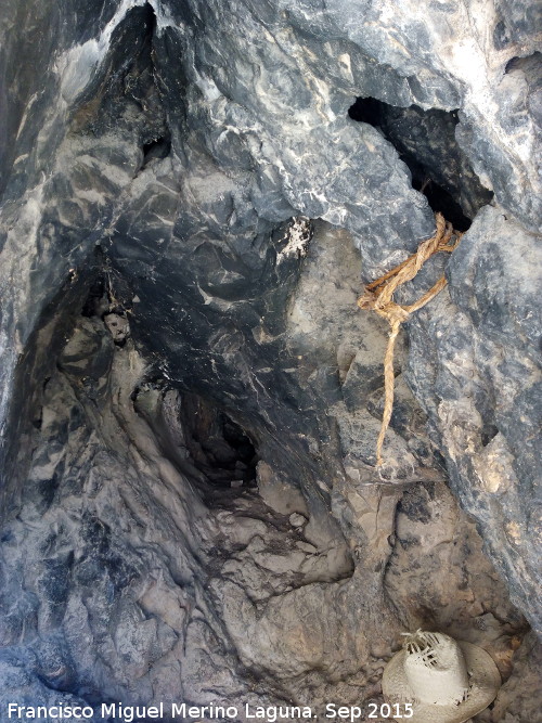 Abrigo Neandertal de la Serrezuela - Abrigo Neandertal de la Serrezuela. Cueva