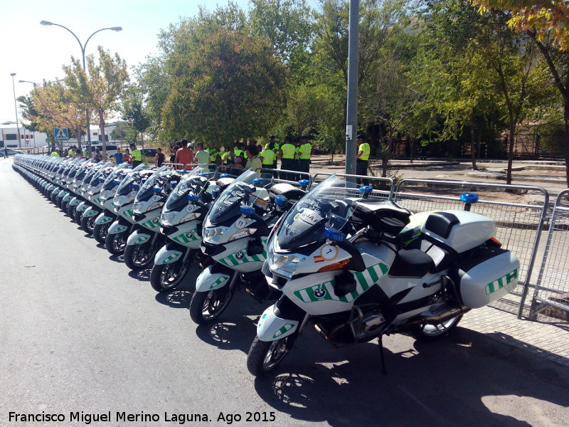 Plaza de Andaluca - Plaza de Andaluca. Motos de la Guardia Civil estacionadas por la Vuelta Ciclista a Espaa