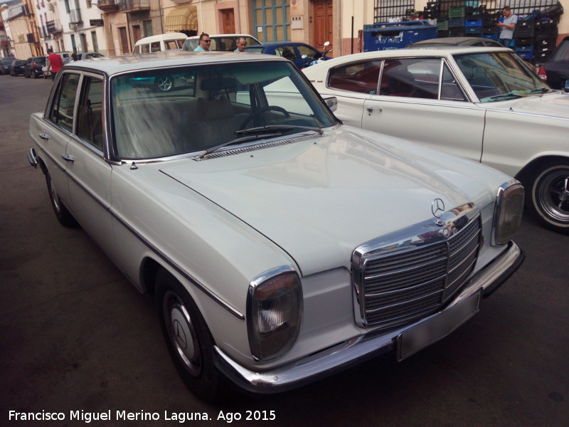 Mercedes-Benz W114/W115 - Mercedes-Benz W114/W115. Navas de San Juan