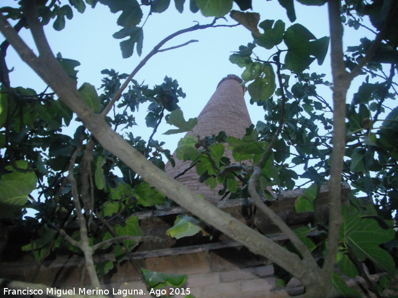 Antigua Almazara de los Robles - Antigua Almazara de los Robles. Chimenea