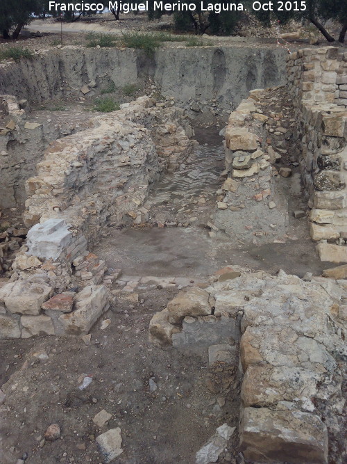 Torreparedones. Casas - Torreparedones. Casas. Parte trasera de la Ermita de las Santas Vrgenes