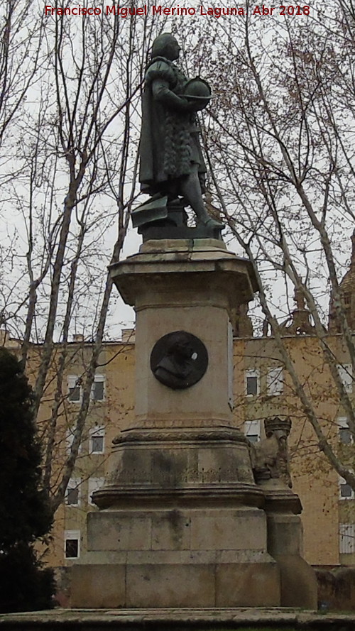 Cristobal Coln - Cristobal Coln. Monumento a Coln en Salamanca