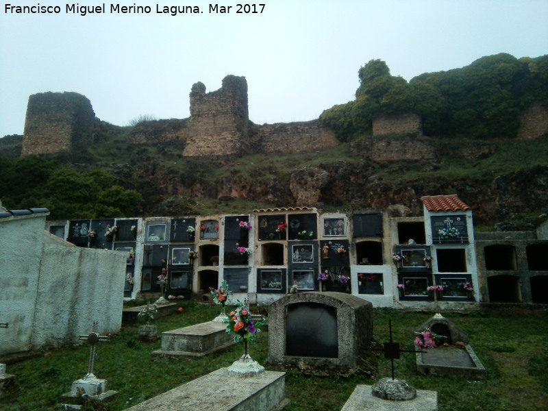 Castillo de Ripar - Castillo de Ripar. Con el cementerio en primer plano
