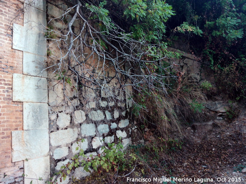 Puente de Reguchillo - Puente de Reguchillo. Muro de contencin