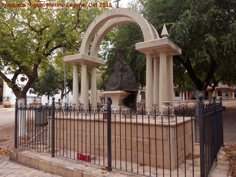 Monumento a la Virgen de Alharilla - Monumento a la Virgen de Alharilla. 