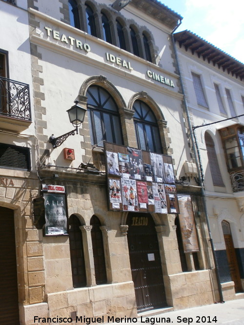 Teatro Ideal Cinema - Teatro Ideal Cinema. Con carteleras