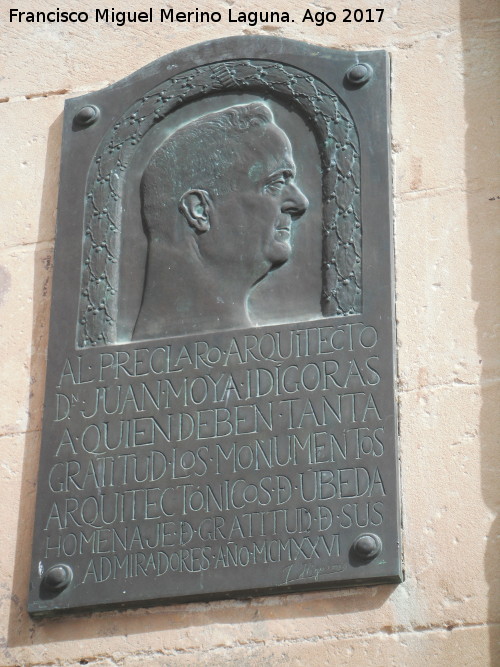 Jacinto Higueras - Jacinto Higueras. Placa al arquitecto Juan Moya Idgoras - beda