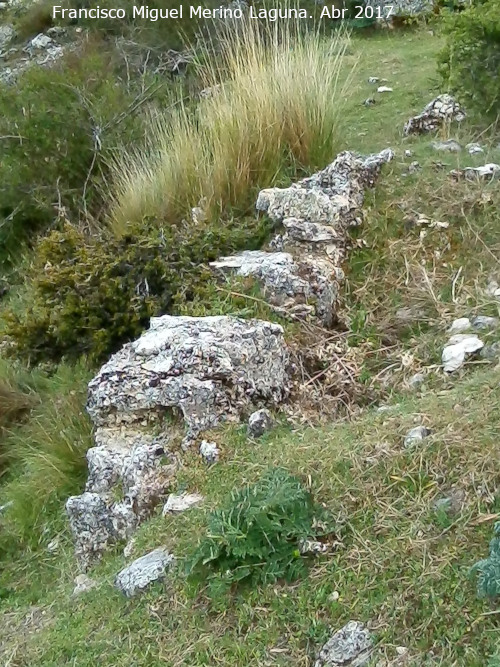 Castillo de Majada Hinojosa - Castillo de Majada Hinojosa. Muralla