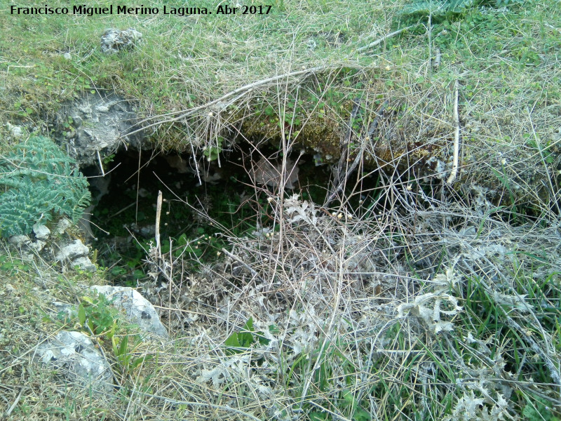 Castillo de Majada Hinojosa - Castillo de Majada Hinojosa. Habitculo subterrneo