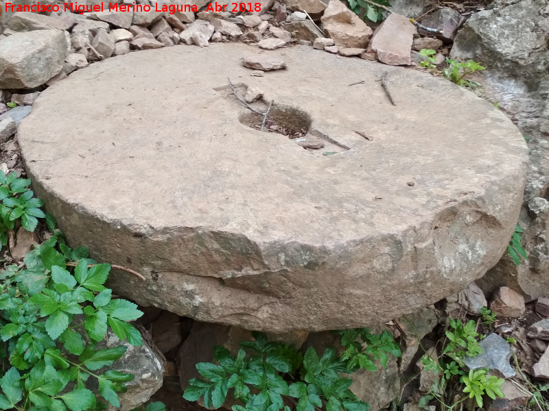 Molino de la Cimbarra - Molino de la Cimbarra. Piedra de molino