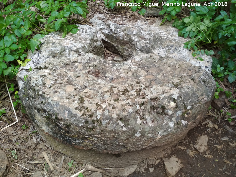 Molino de la Cimbarra - Molino de la Cimbarra. Piedra de molino