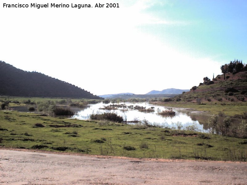 Pantano de Giribaile - Pantano de Giribaile. El pantano llegando a la vieja carretera de beda a Arquillos en 2001