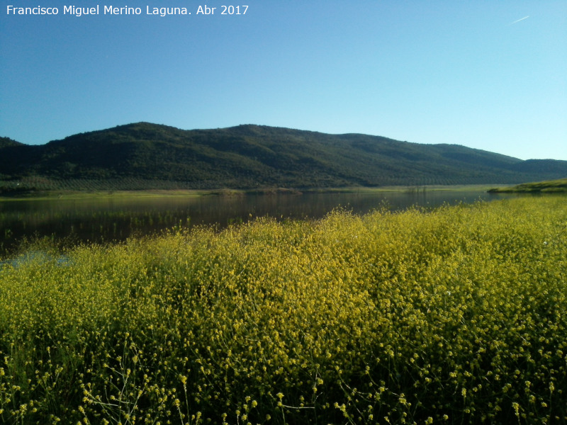 Pantano de Giribaile - Pantano de Giribaile. Cerro Azoreros - beda